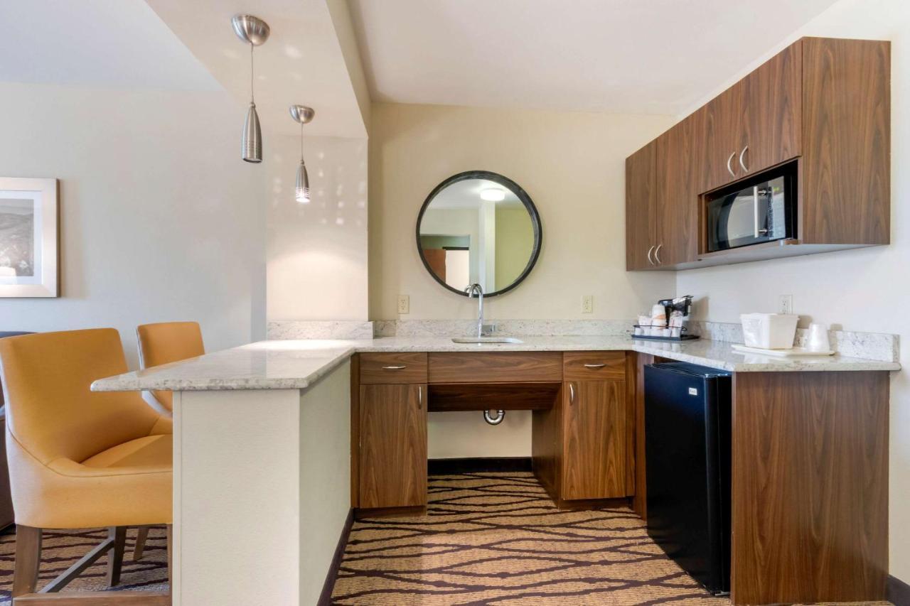 Comfort Inn & Suites Market - Airport Great Falls Ngoại thất bức ảnh